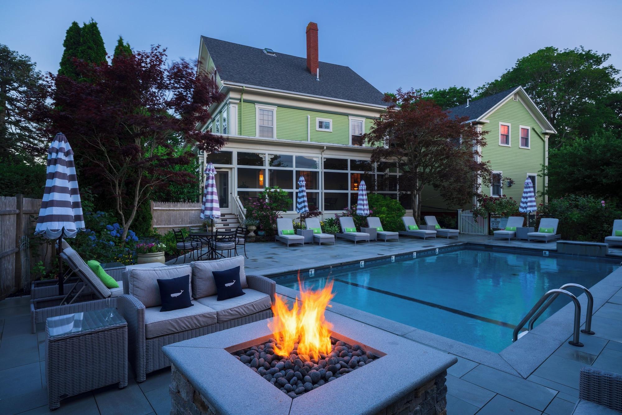 Vista Piscina Captain Freeman Inn