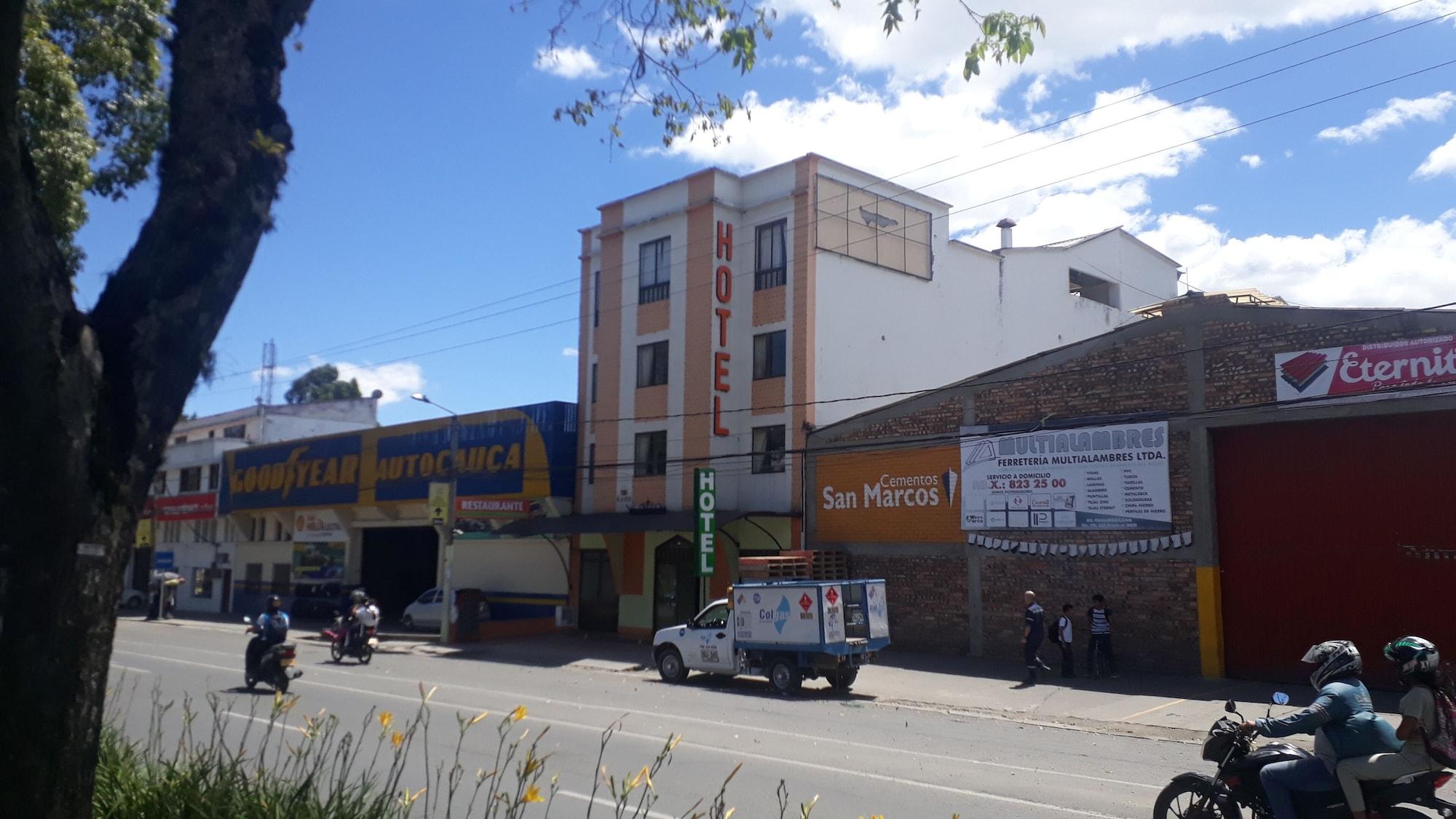 Vista Exterior Hotel Valle de Pubenza