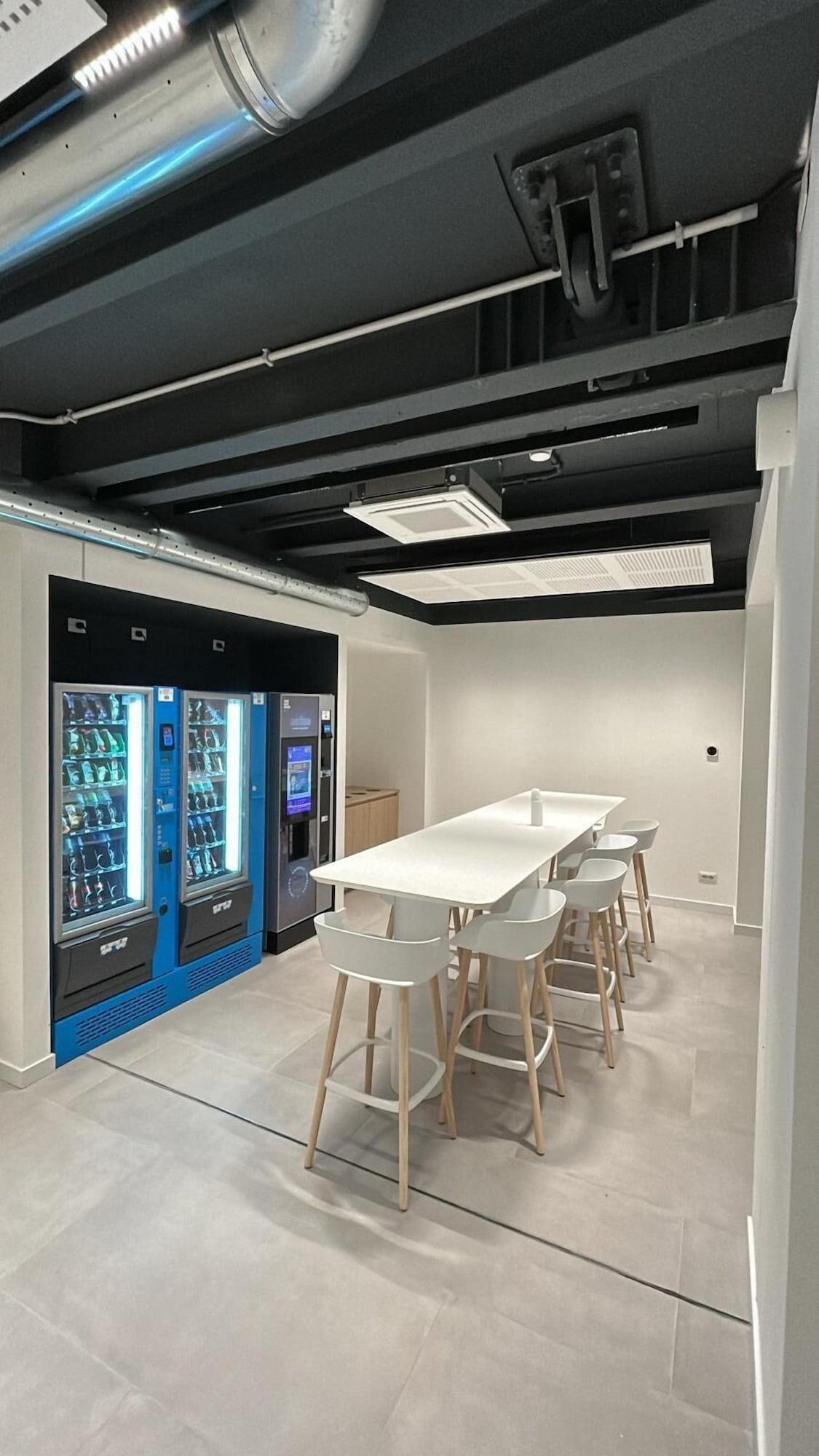 Bar/Salón aparto Milan Durando