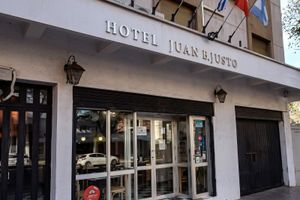 Alojamiento - Hotel Juan B Justo