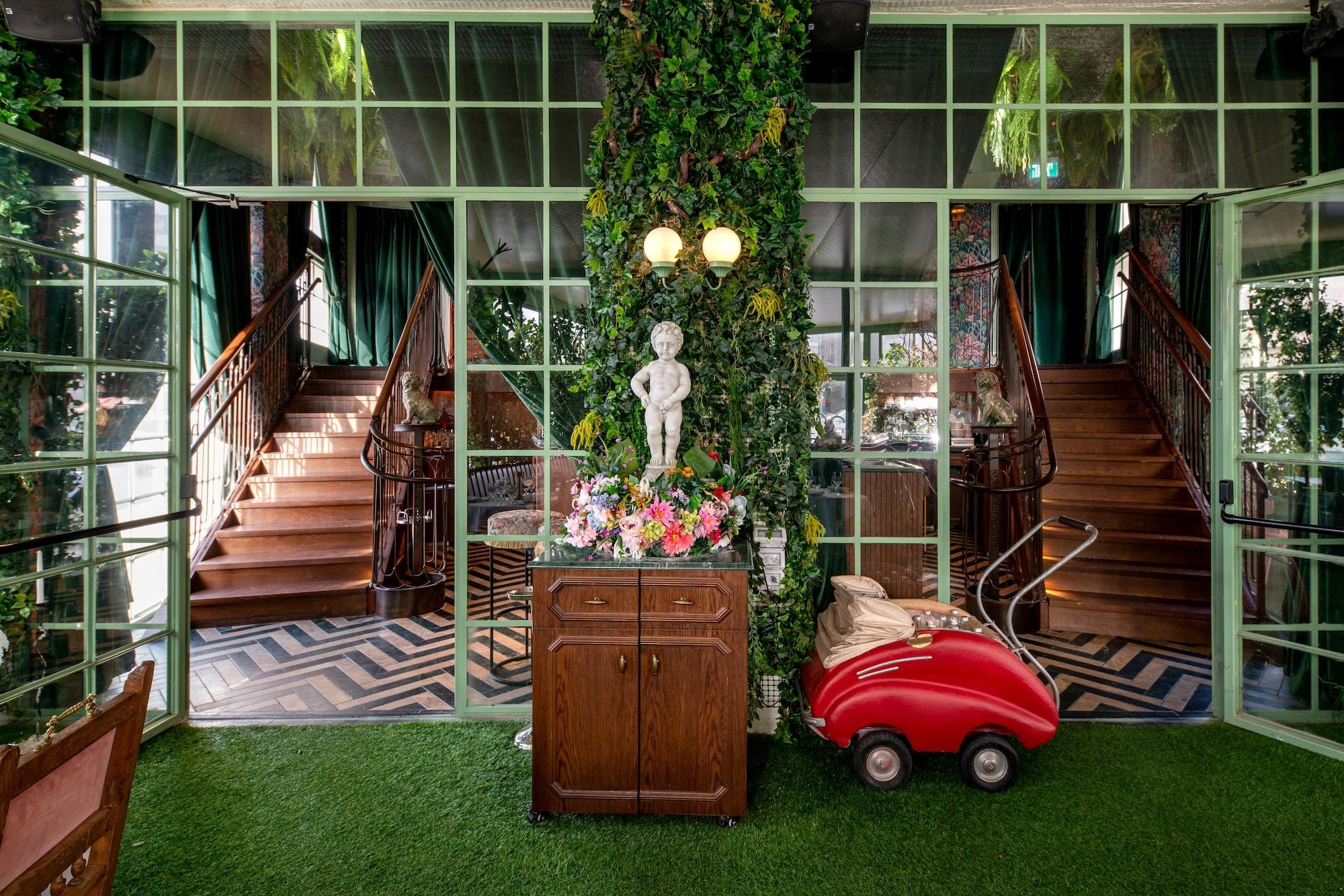 Restaurant PLAY Seaport Suite Hotel TLV