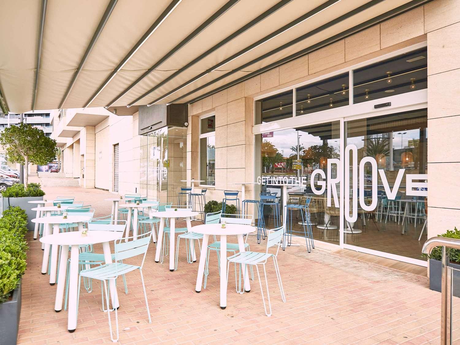 Vista Exterior Hotel ibis Elche