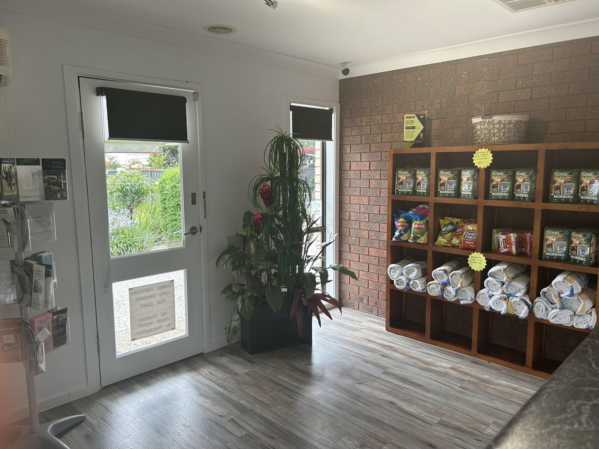 Vista Lobby Motel Woongarra