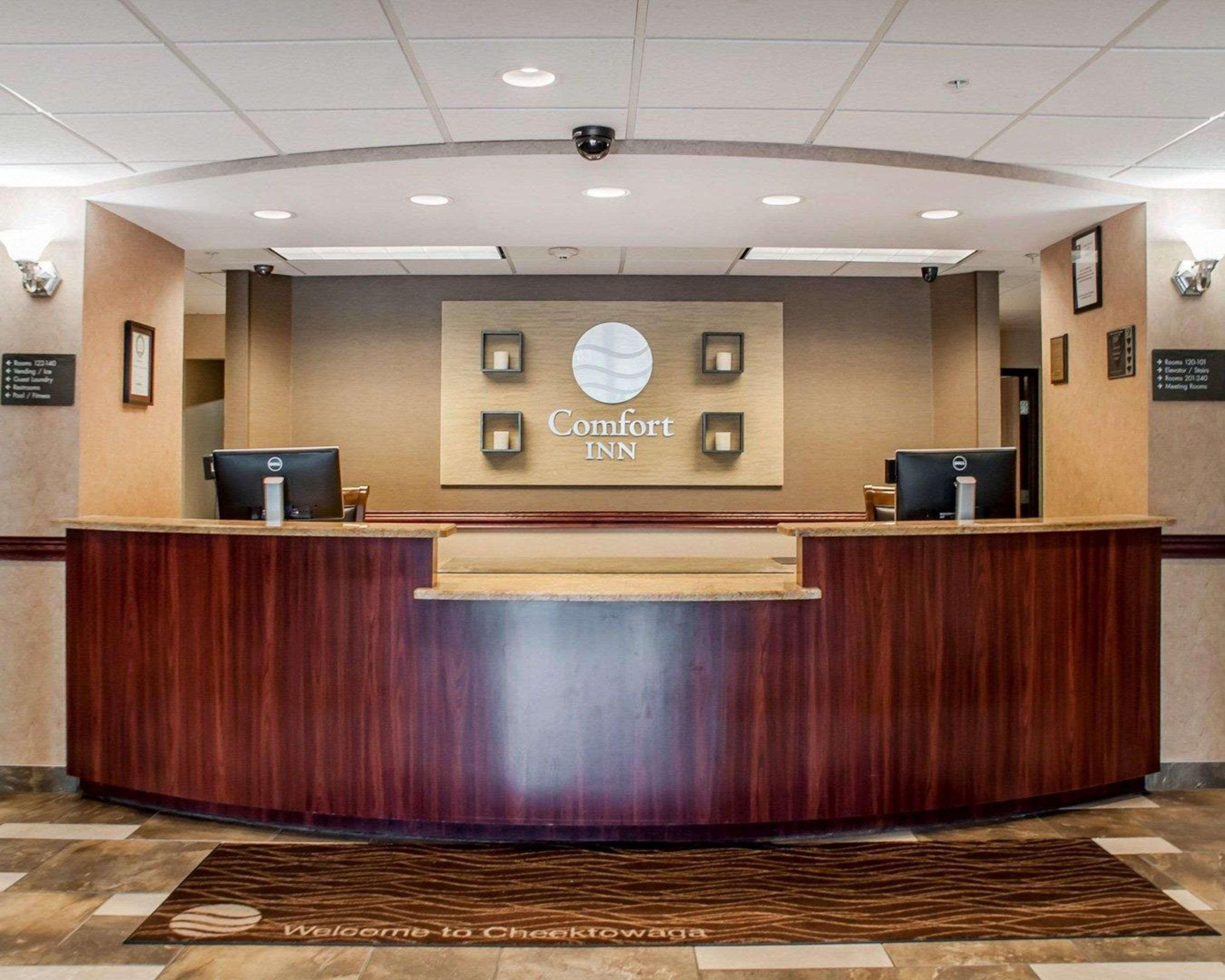 Vista Lobby Quality Inn Near Walden Galleria Mal