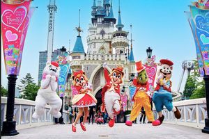 Actividad - Lotte World Seoul: A World of Adventure, Magic, and Korean Heritage - Full-Day Tour