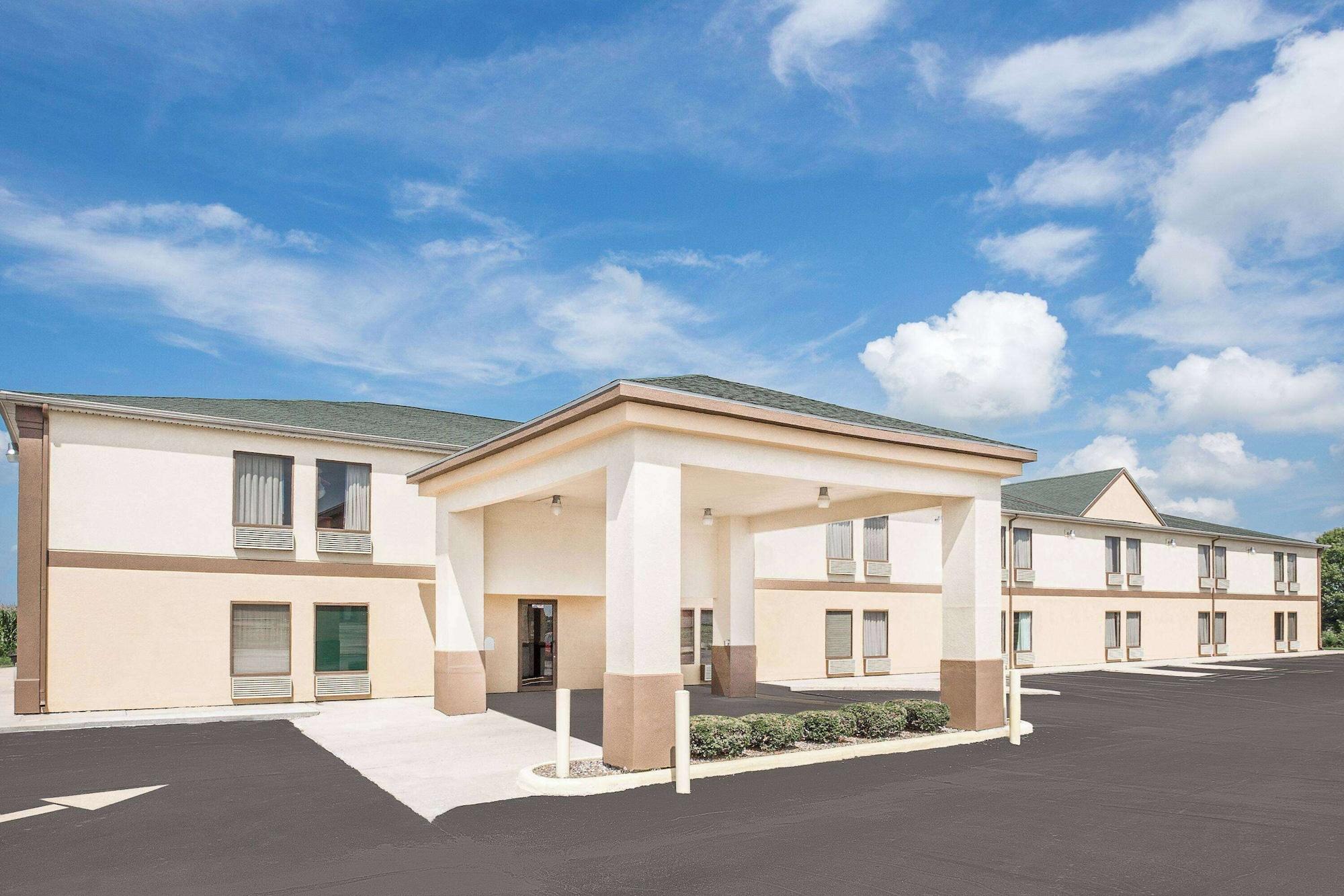 Varios Super 8 by Wyndham Galesburg