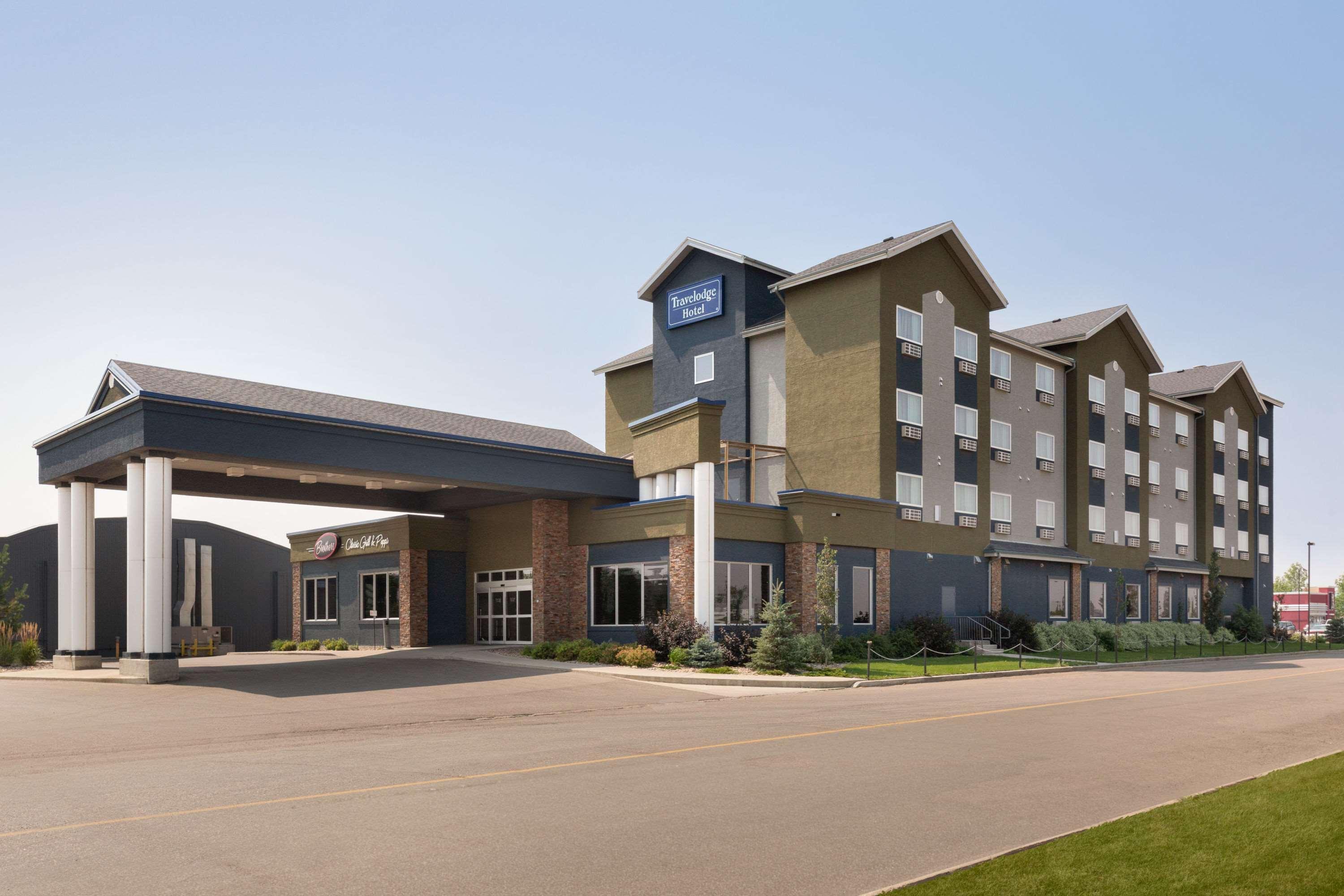 Vista Exterior Travelodge by Wyndham Weyburn