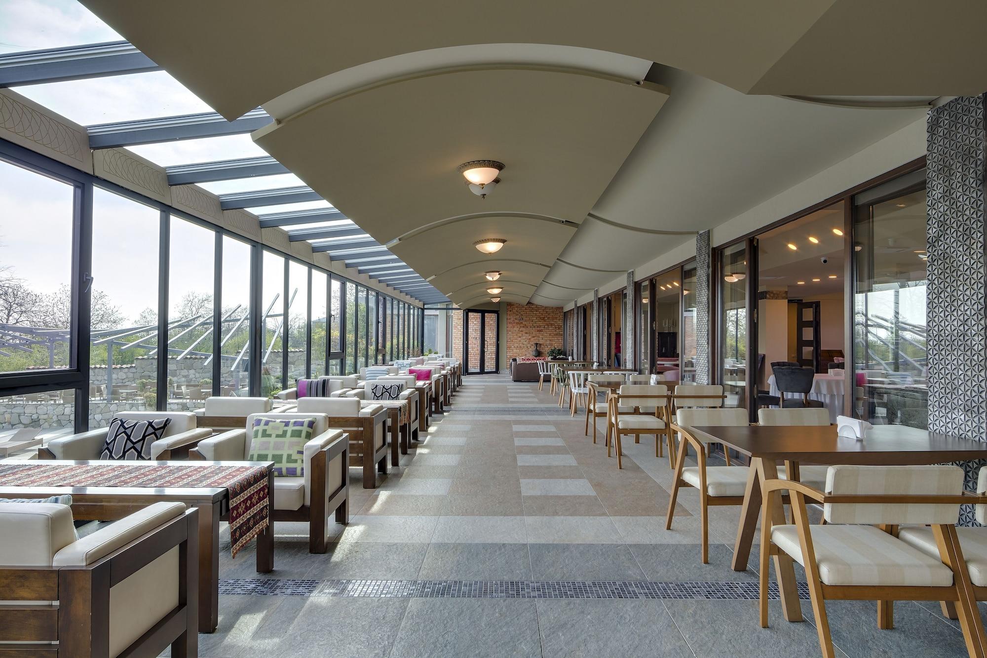 Bar/Salón Savaneti