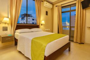 Alojamiento - HOTEL MANTA BEACH MADRIGAL