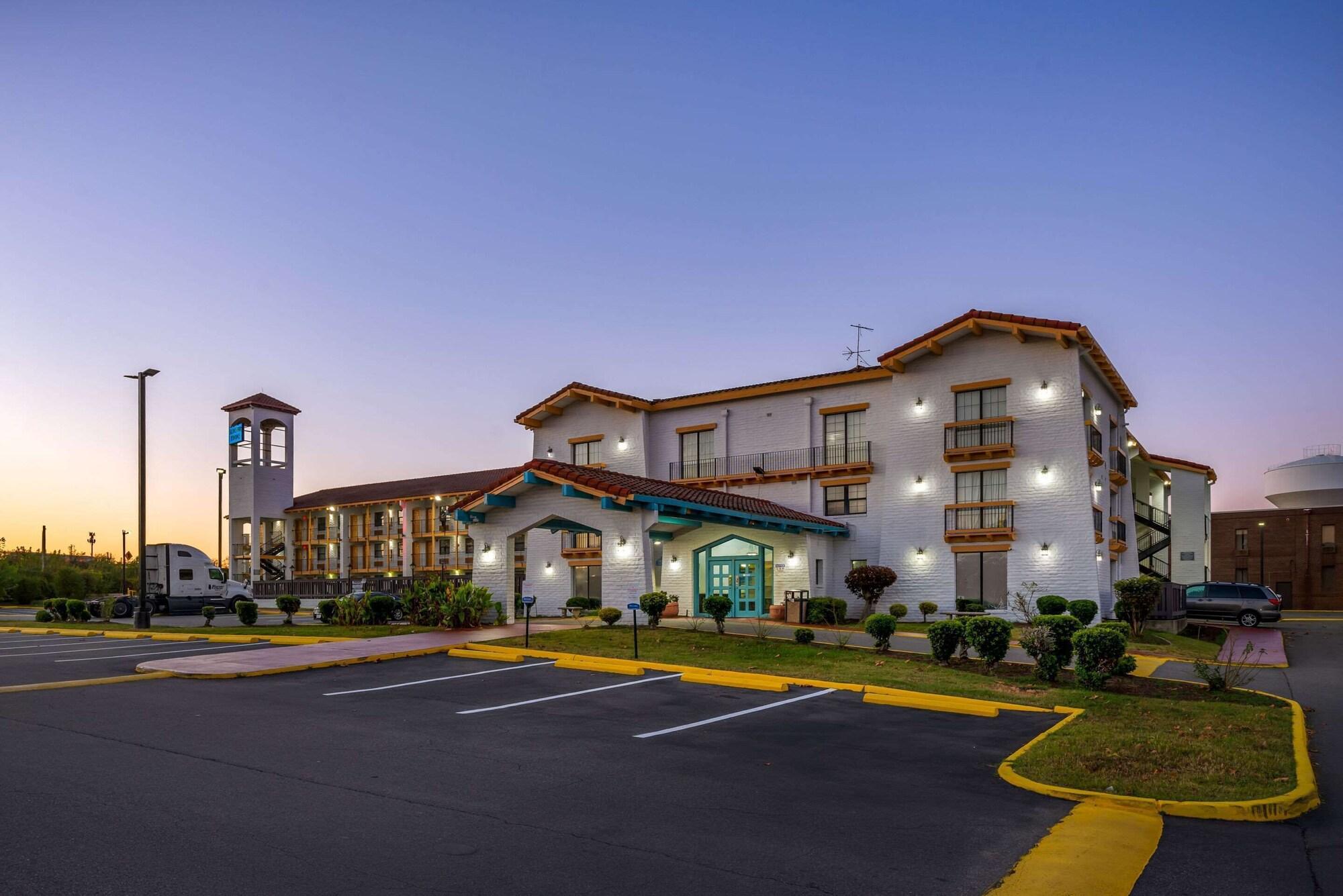 Vista Exterior Econo Lodge Richmond-North Chesterfield
