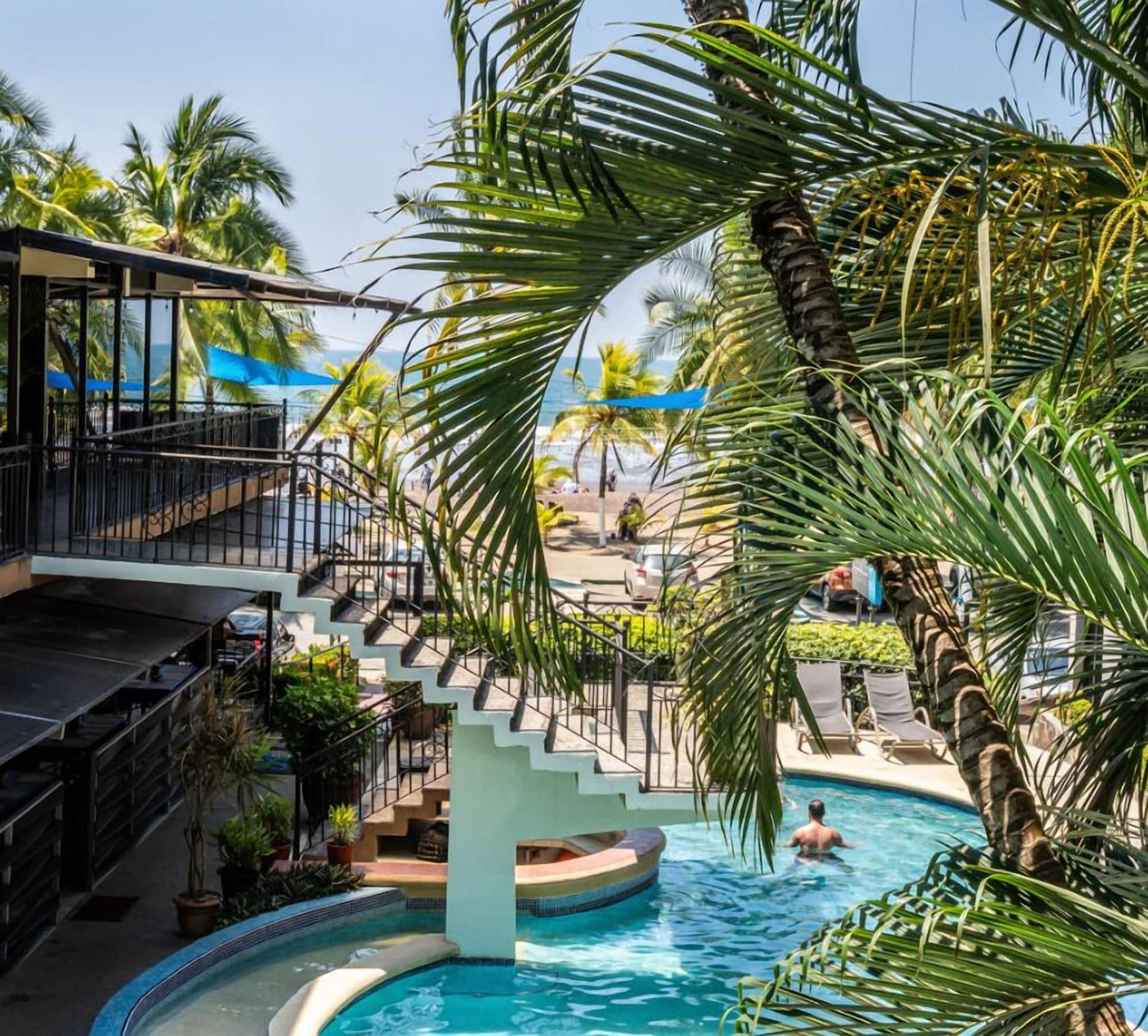 Vista Piscina Paradise Jaco Beach Front