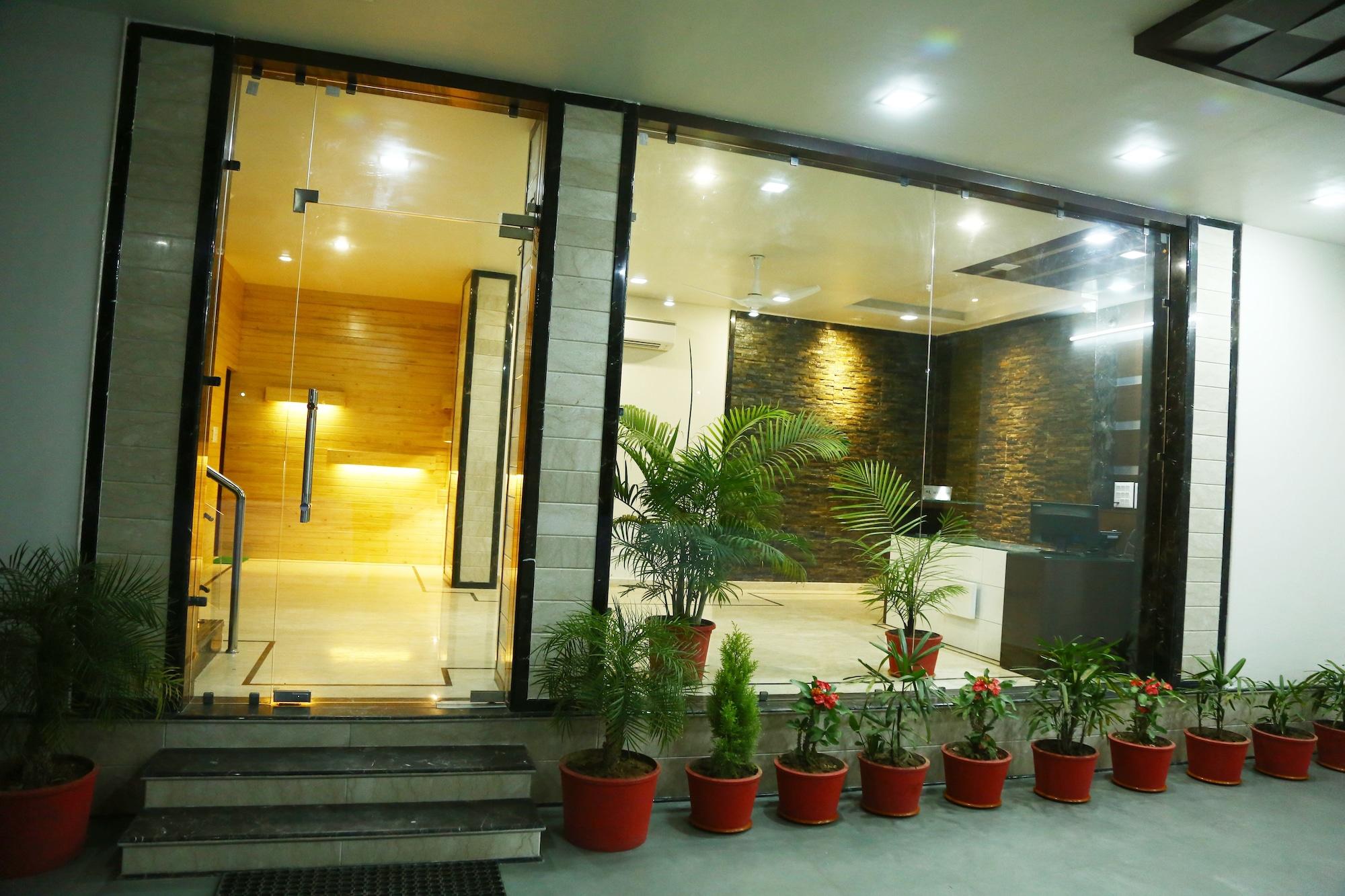 Vista Exterior Hotel Royal inn