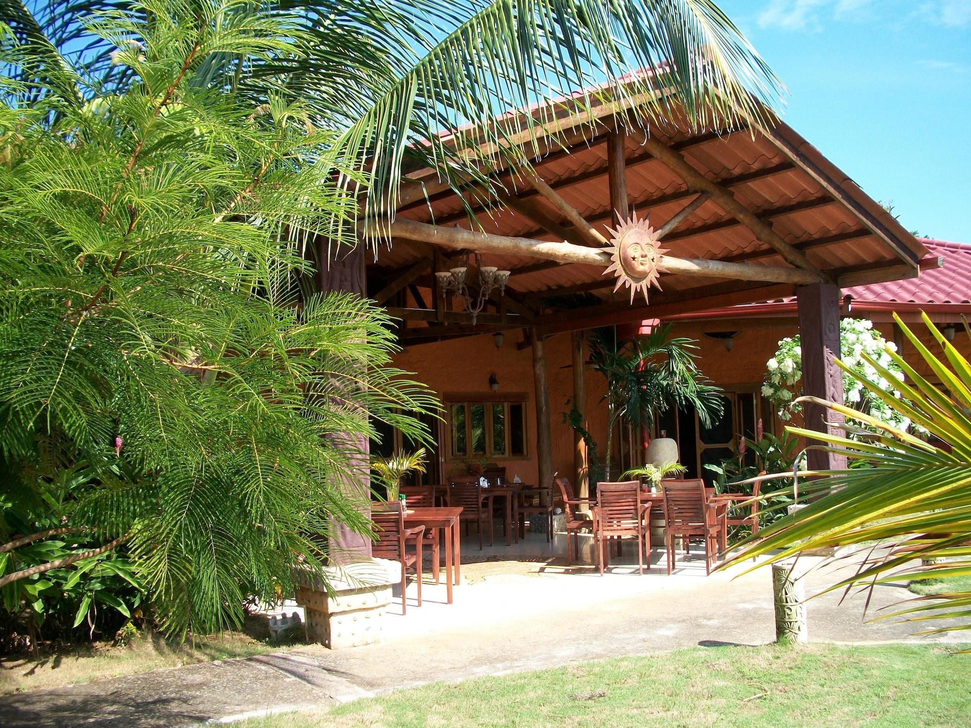 Restaurant Popa Paradise Beach Resort