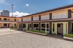 Alojamiento - Prado Inn & Suites