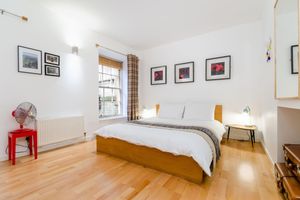 Renta temporal - Gorgeous Grassmarket Apartment! In quiet & secure courtyard in central Old Town