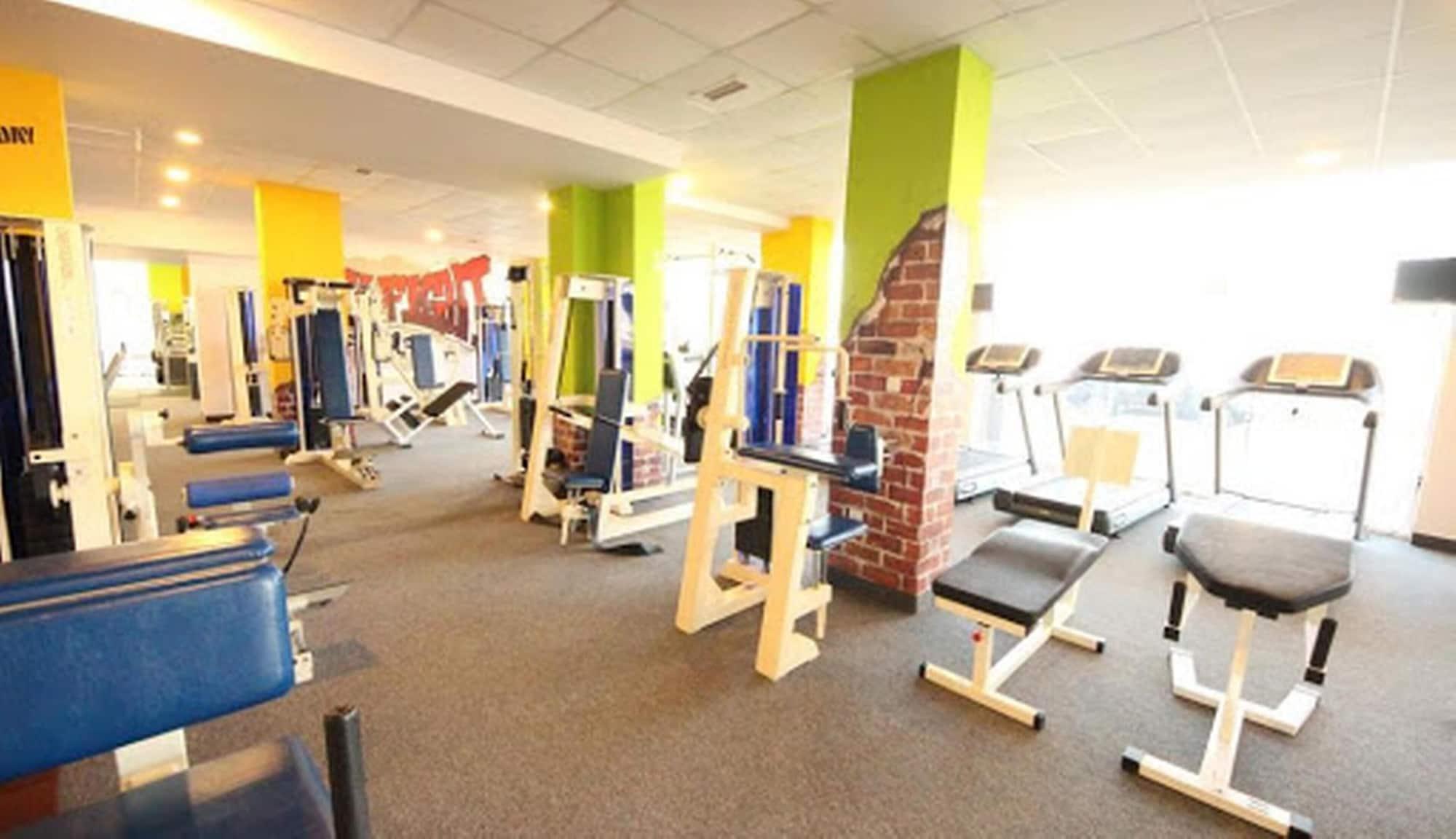 Gimnasio Menada Grand Kamelia Apartments