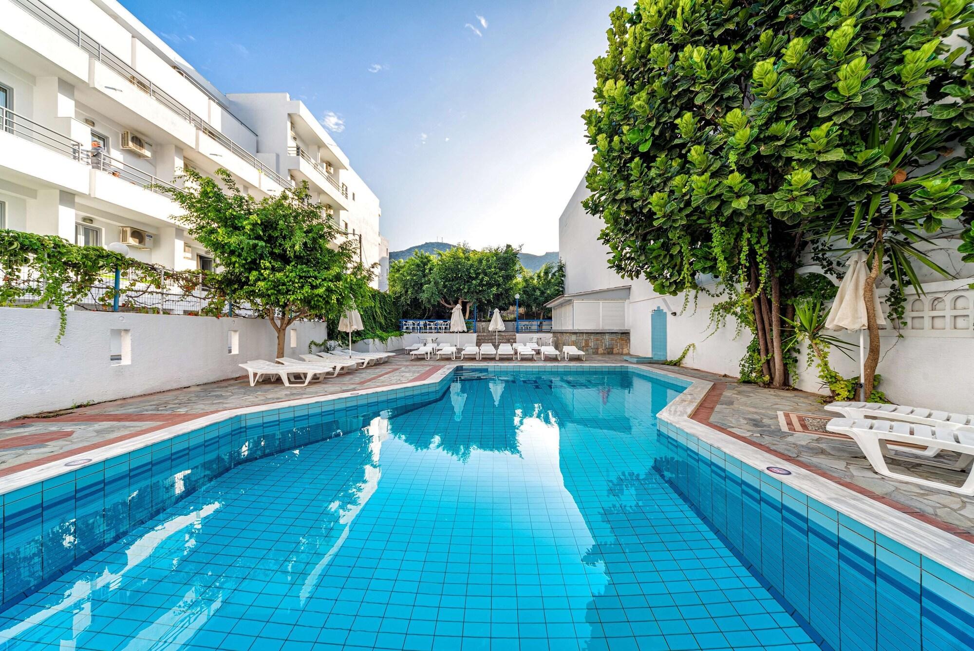 Varios Iro Hotel