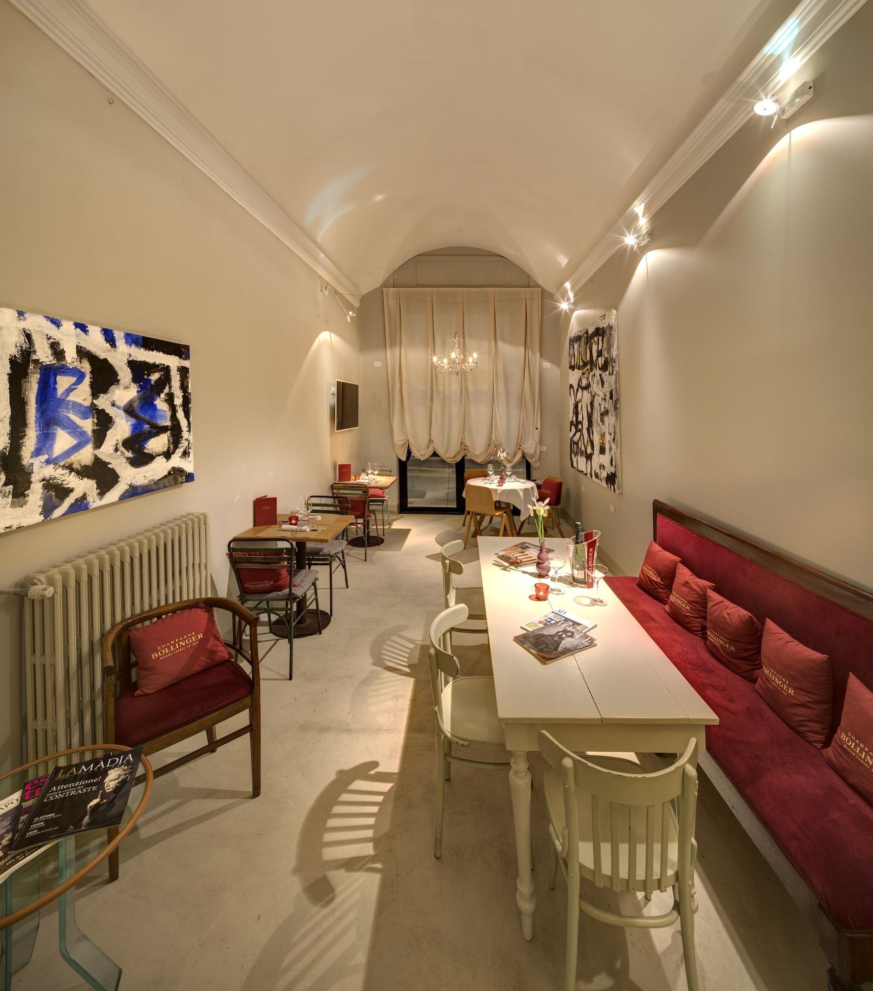 Bar/Salón Vittoria