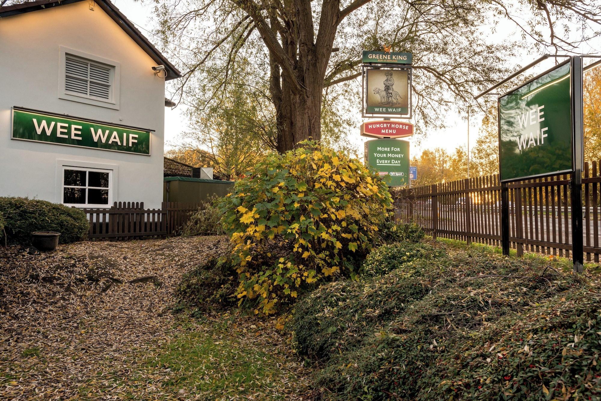 Vista Exterior The Wee Waif Reading by Greene King Inns