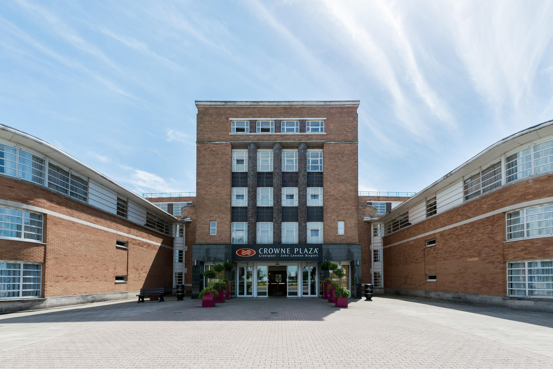 Vista Exterior Crowne Plaza Liverpool - John Lennon Airport by IHG
