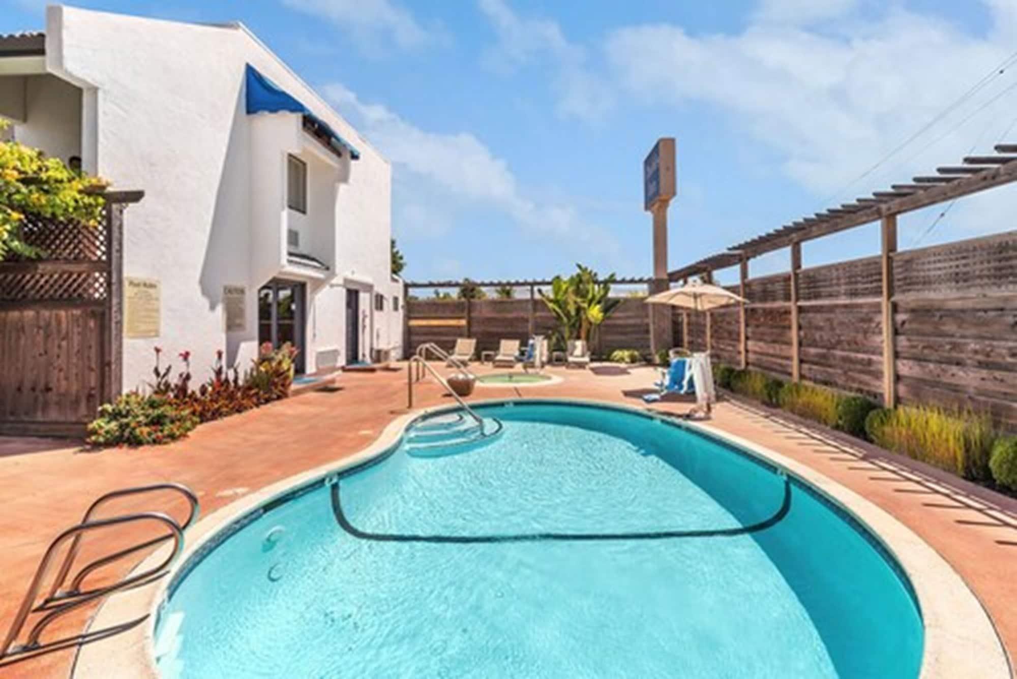 Vista Piscina GoodSpring Motel