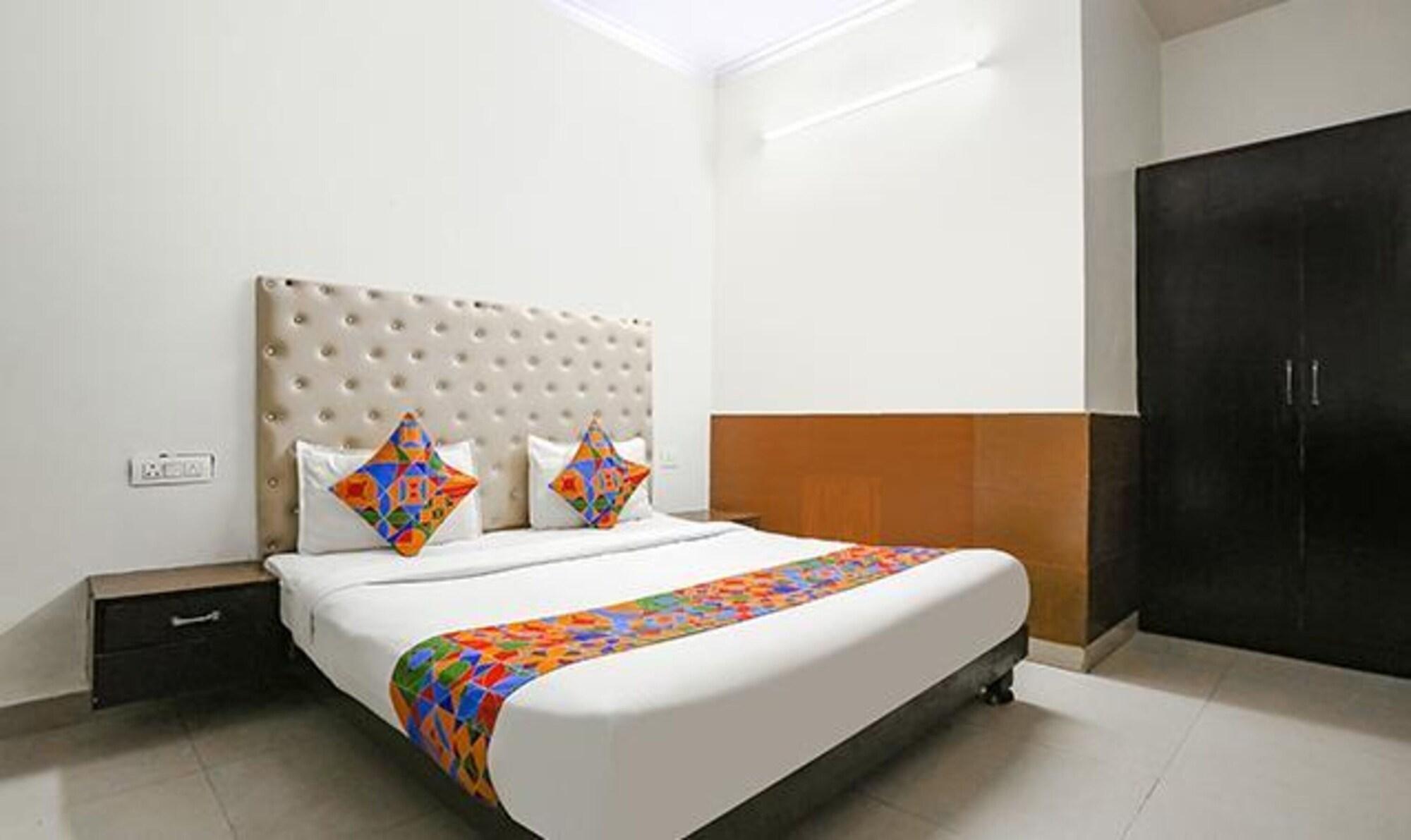 Varios Fabhotel The Lazeez