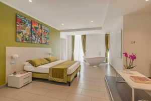 Alojamiento - Trevi Palace Hotel