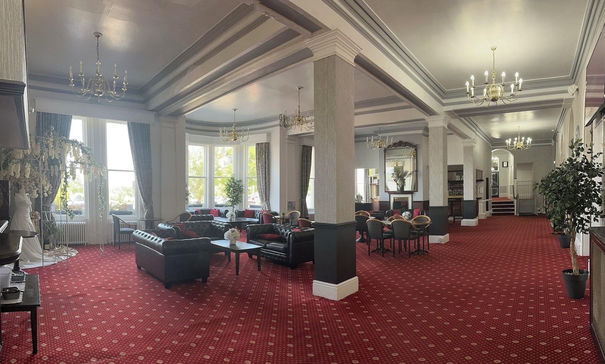 Vista Lobby Royal Clifton Hotel