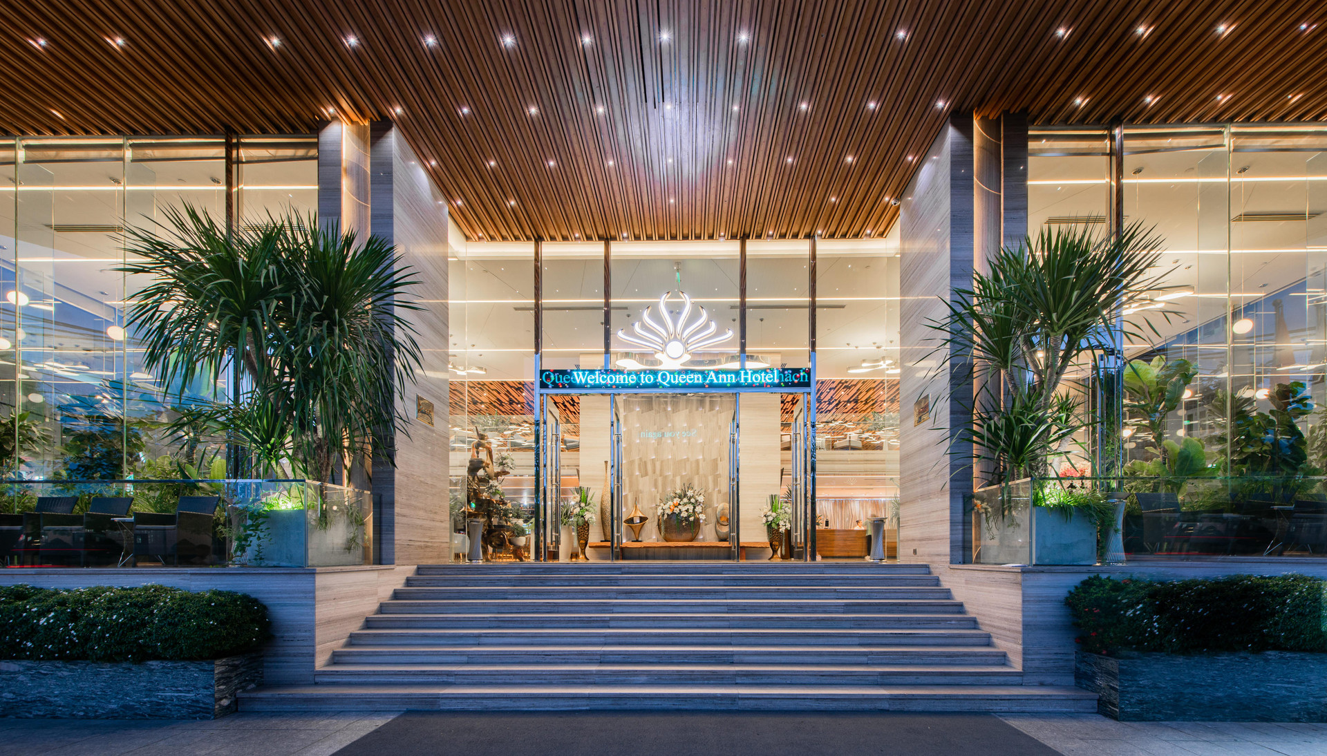 Vista Exterior Queen Ann Nha Trang