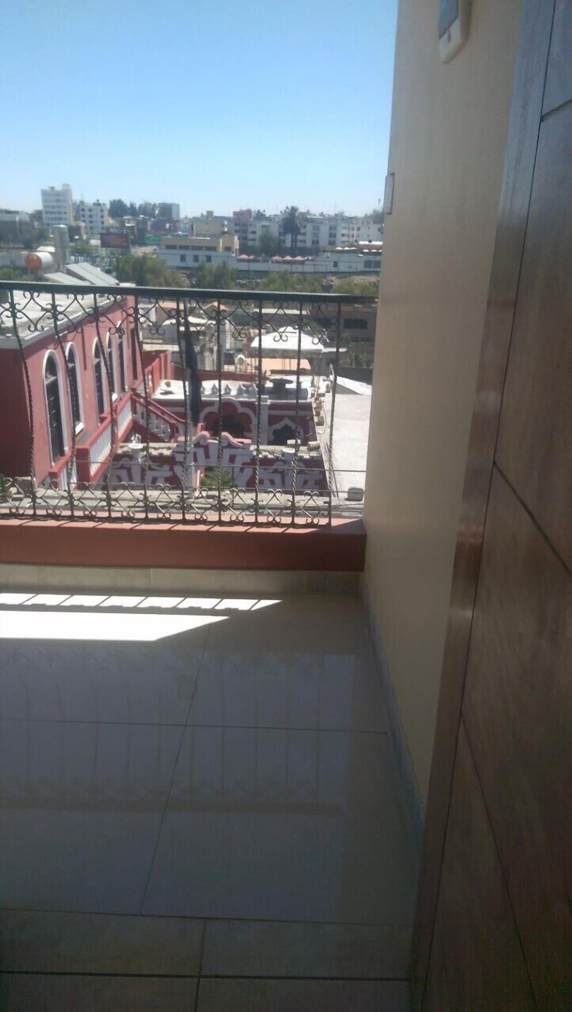 Varios Honey House