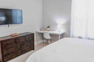 Alojamiento - New 5 bdr 6 bath Townhome 4 miles to Disney!