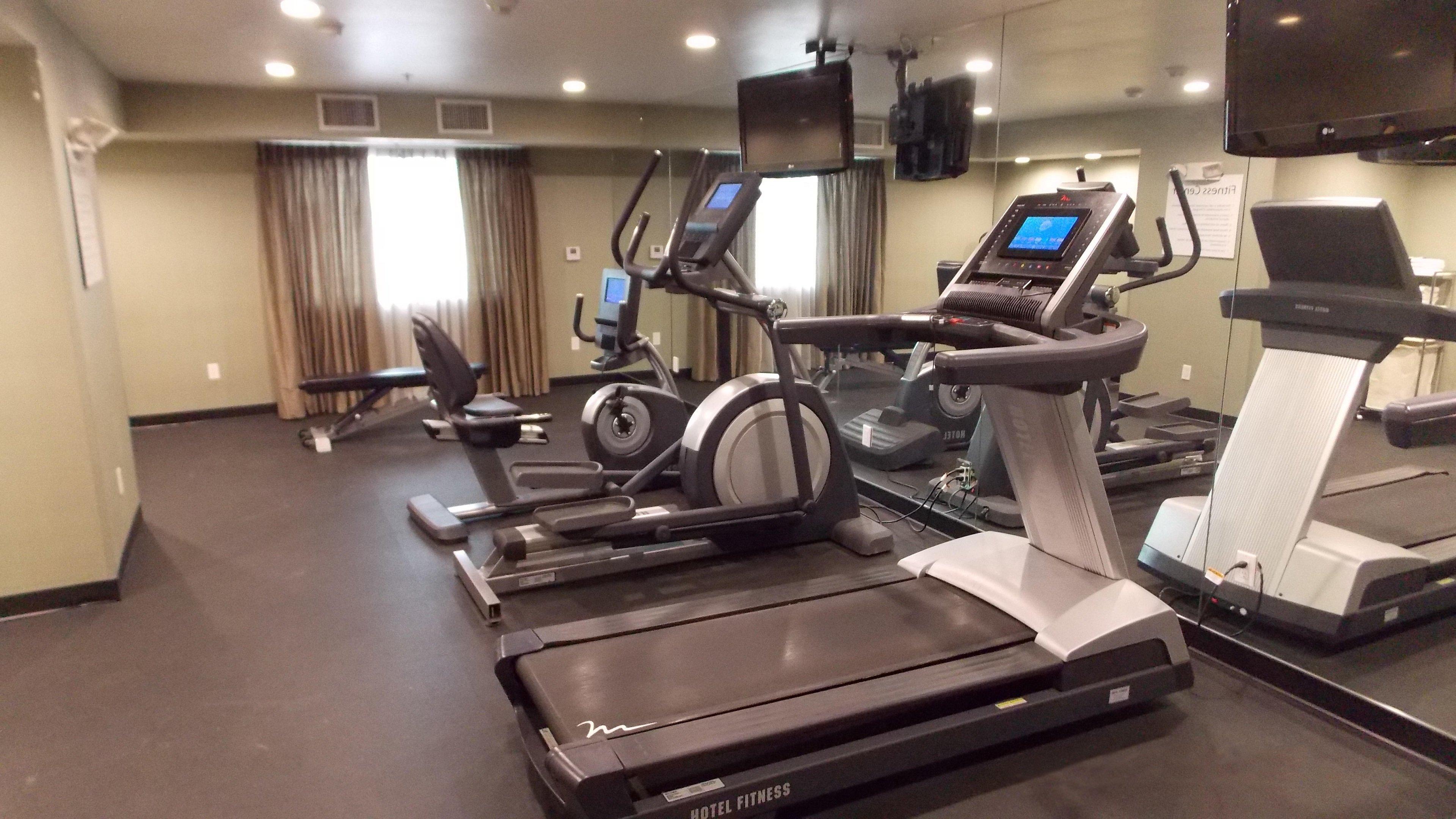 Instalaciones Recreativas Holiday Inn Express Bakersfield by IHG