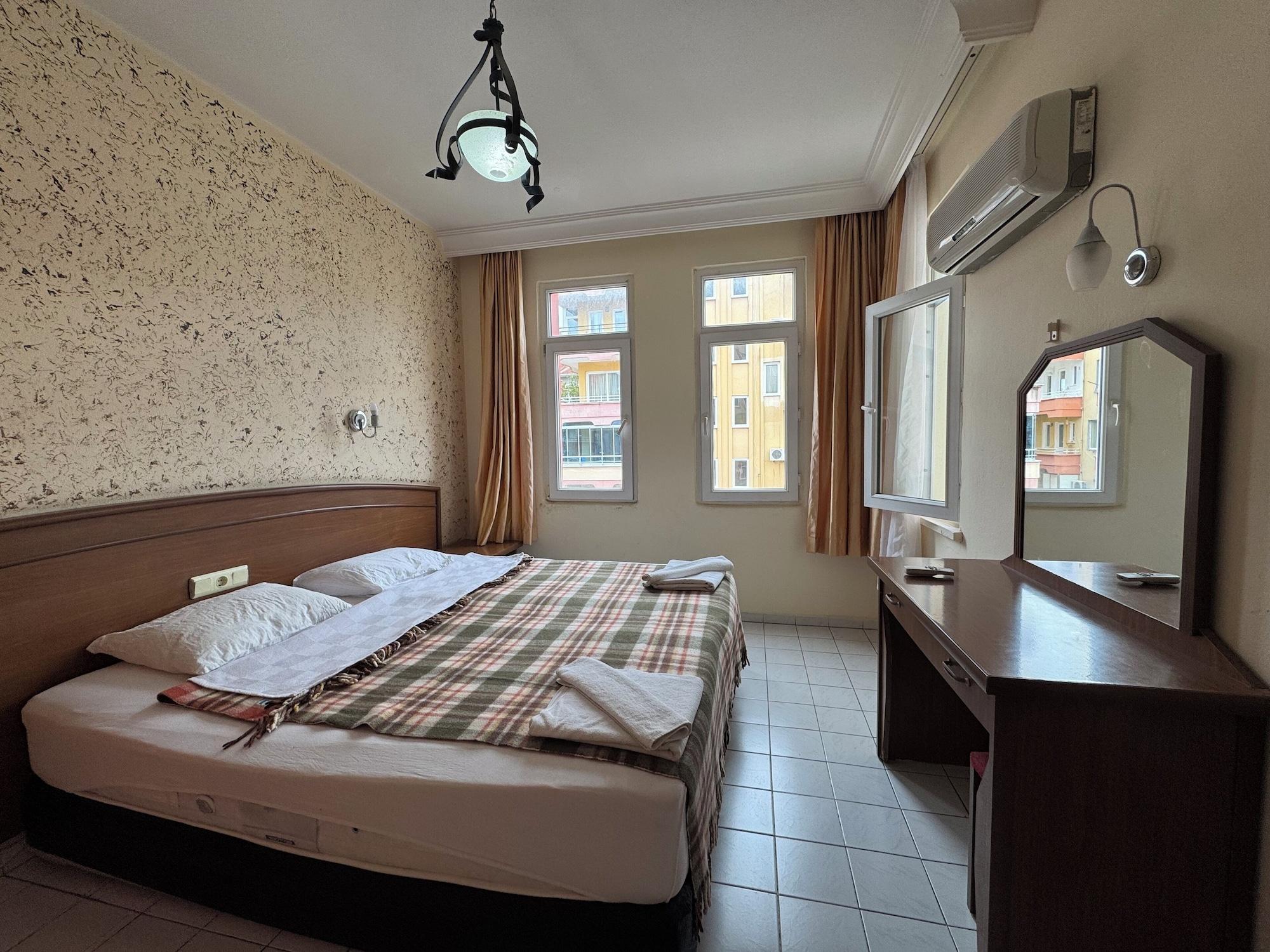 Varios Elegant Baronessa Apart Hotel