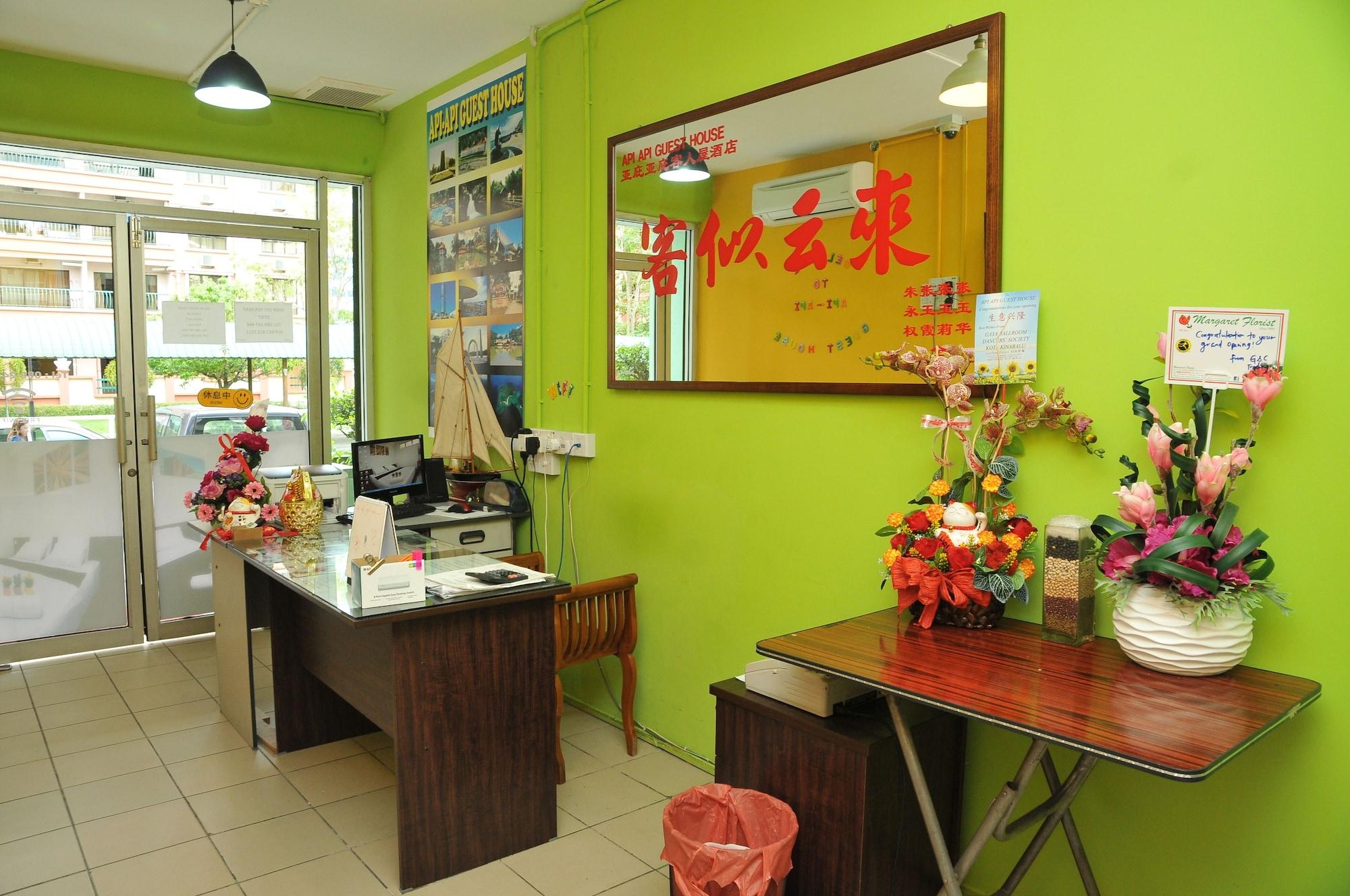Vista Lobby Api-Api Guest House