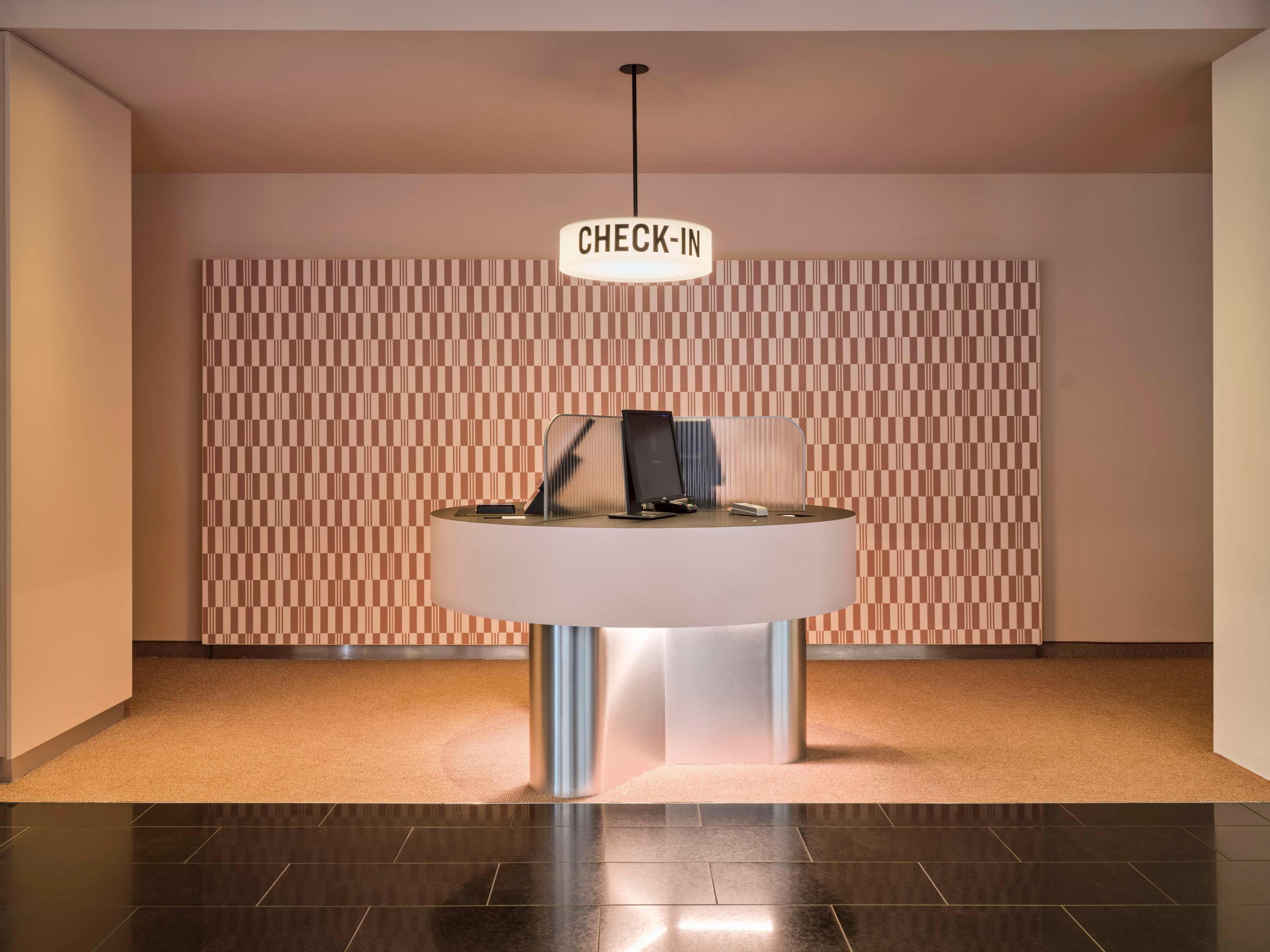 Vista Lobby Flemings Hotel München-City