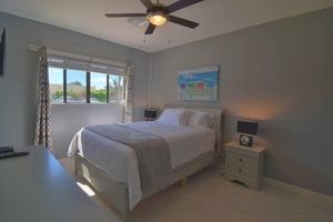 Arriendo temporal - Luxurious 1 bedroom condo w/ pool  on site
