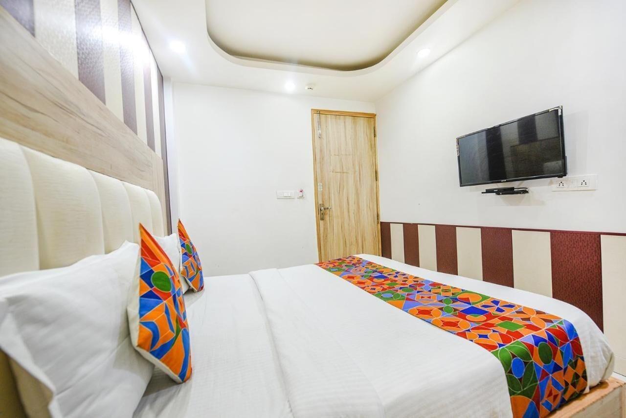 Varios Hotel Royal Aman
