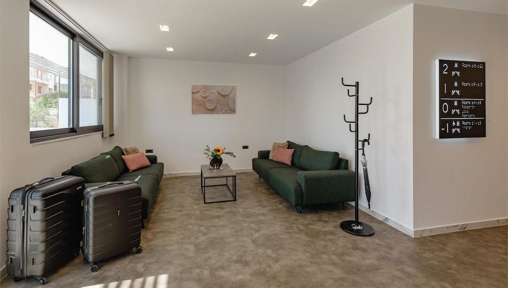 Vista Lobby Zed Smart Property by Airstay