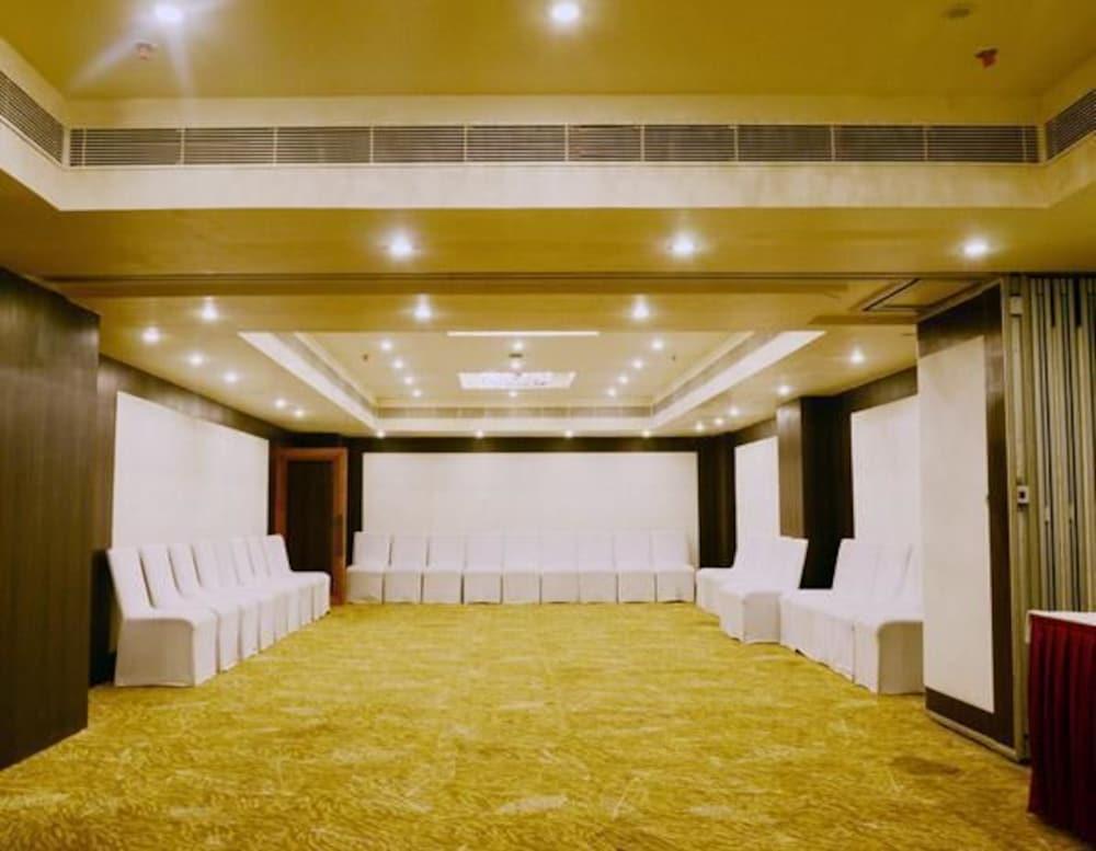 Salón de Baile Monotel Luxury Business Hotel