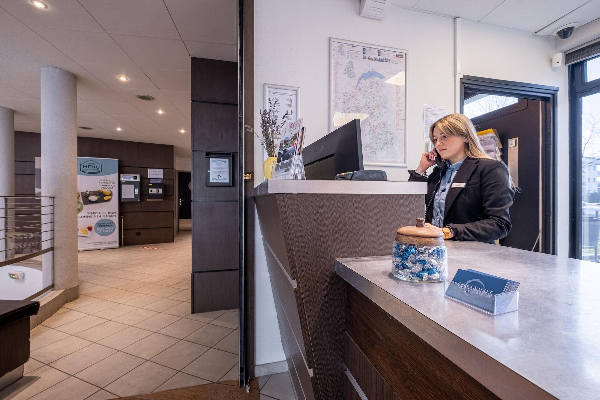 Vista Lobby Comfort Aparthotel Les Hauts d'Annecy
