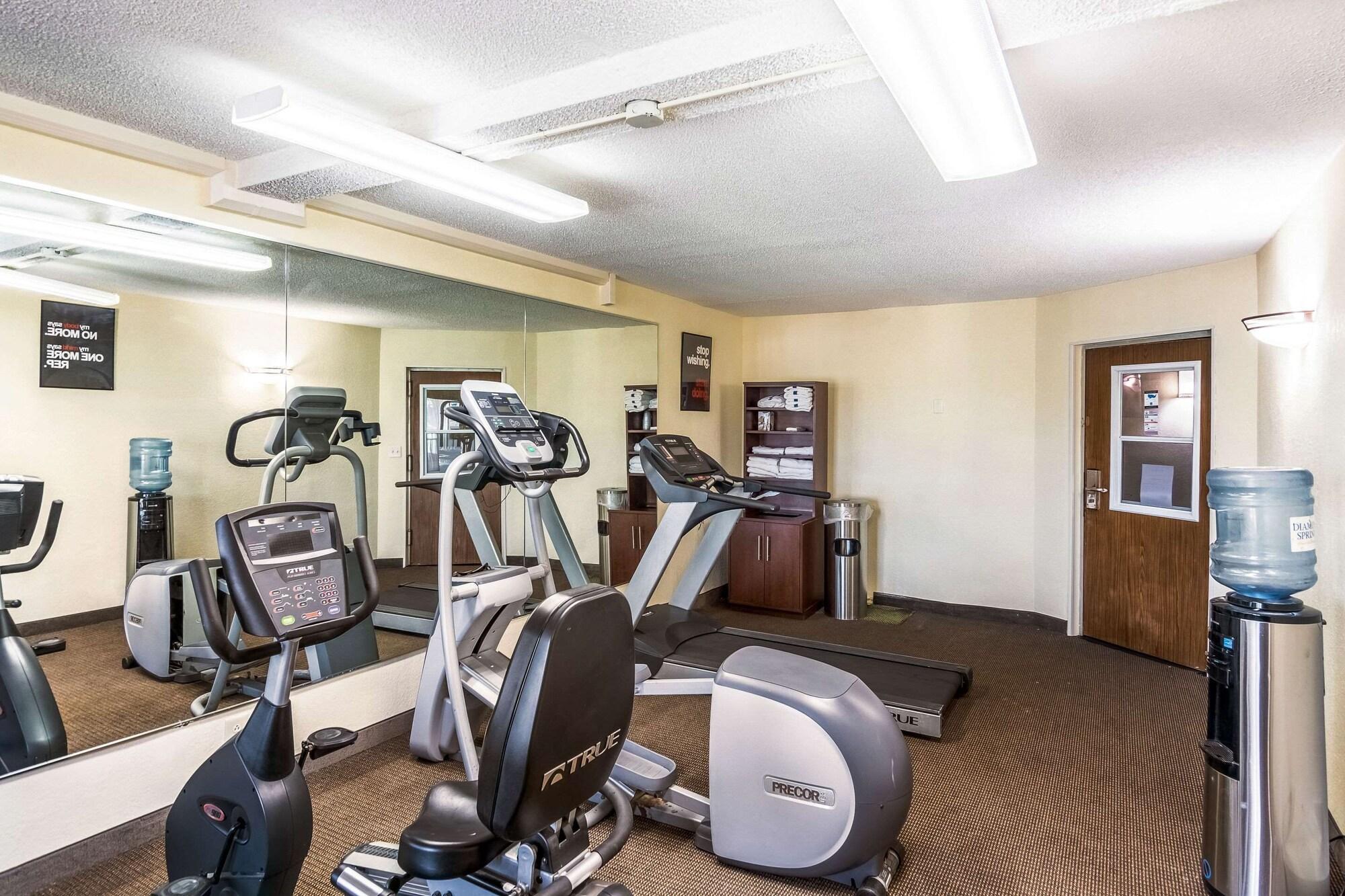 Gimnasio Rodeway Inn Central