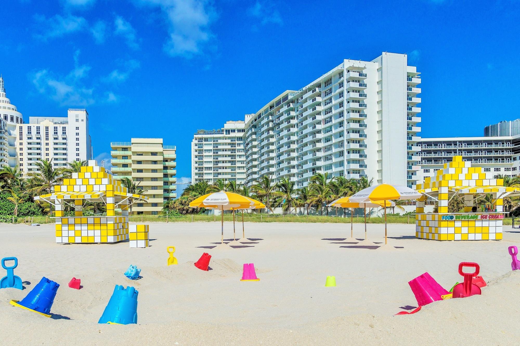 Playa Rock Apartments by Lowkl