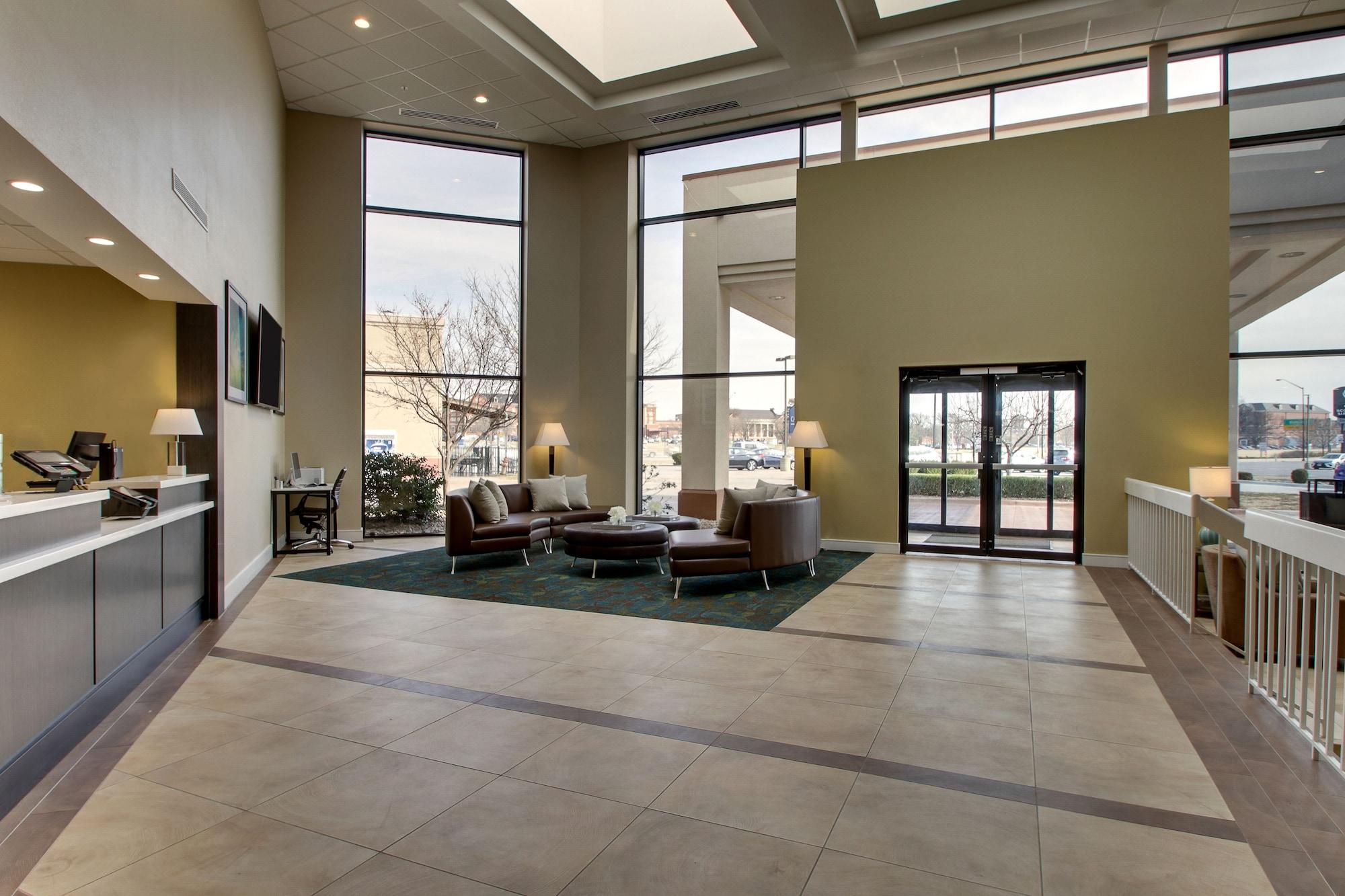 Vista Lobby Candlewood Suites Wichita East by IHG