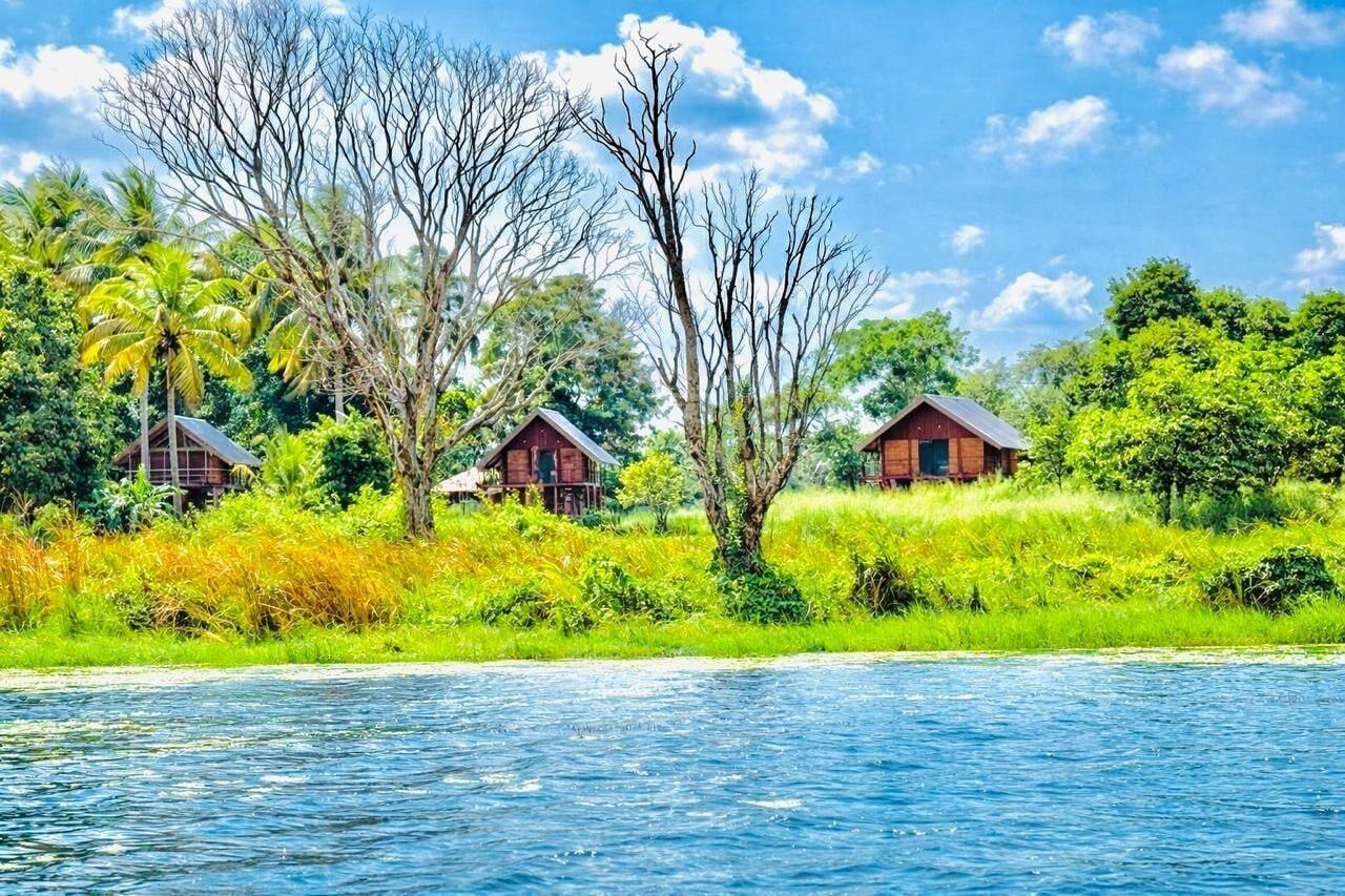 Varios Kolla Watersong Eco Cabana resort