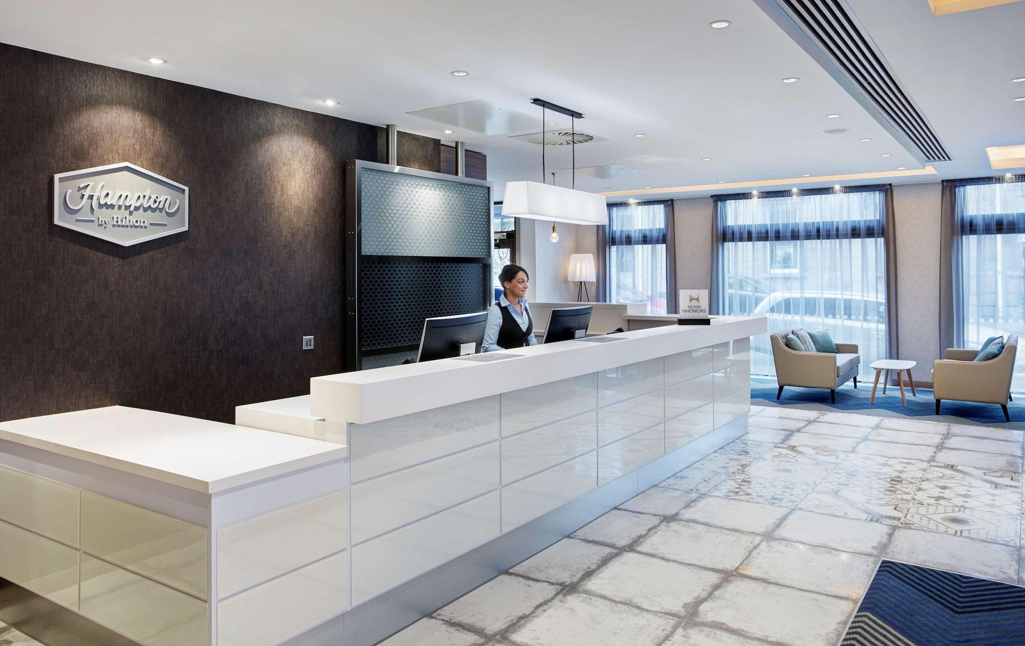 Vista Lobby Hampton by Hilton Glasgow Central