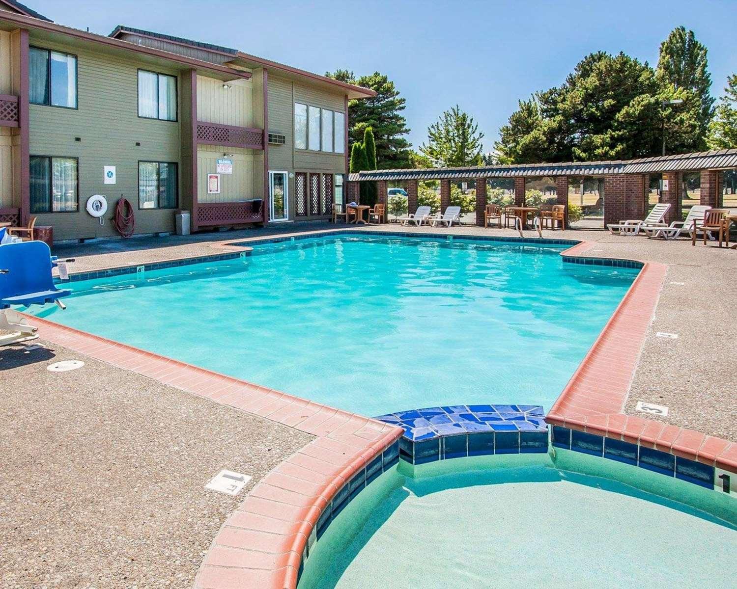 Vista Piscina Comfort Inn