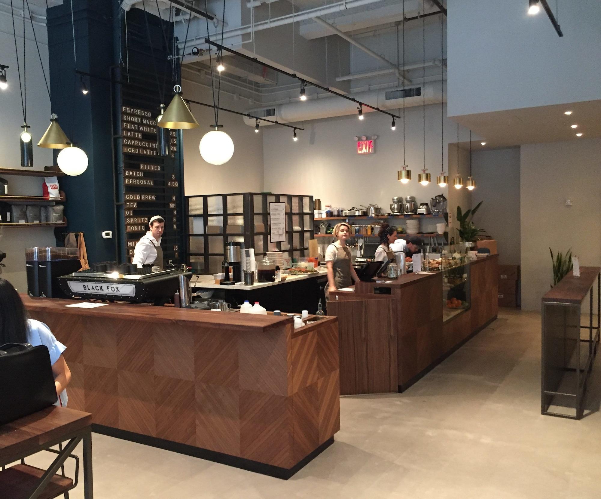 Bar/Salón Mint House at 70 Pine