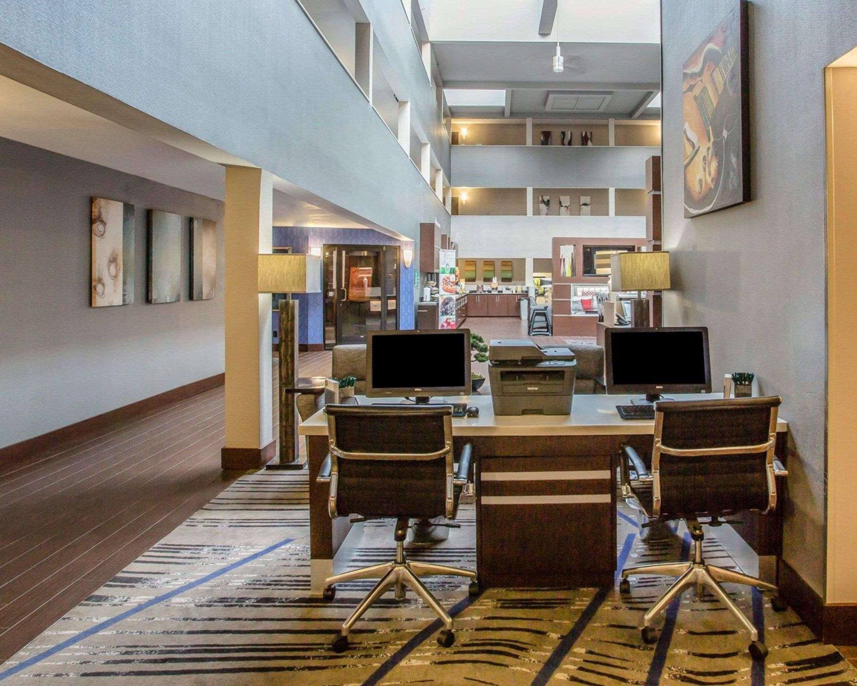 Centro de Negocios Quality Suites Nashville Airport