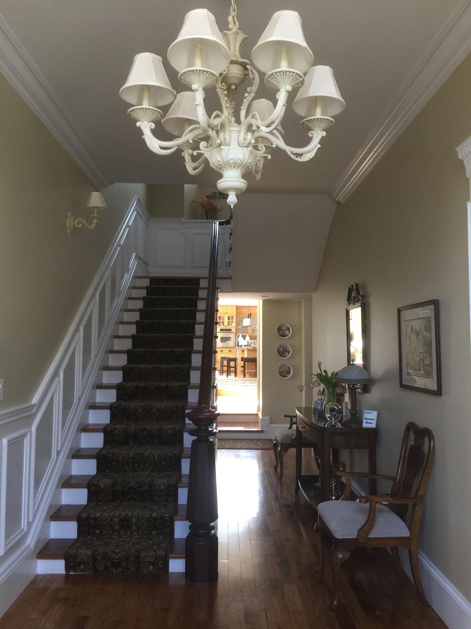 Vista Lobby Clyde Hall Bed and Breakfast