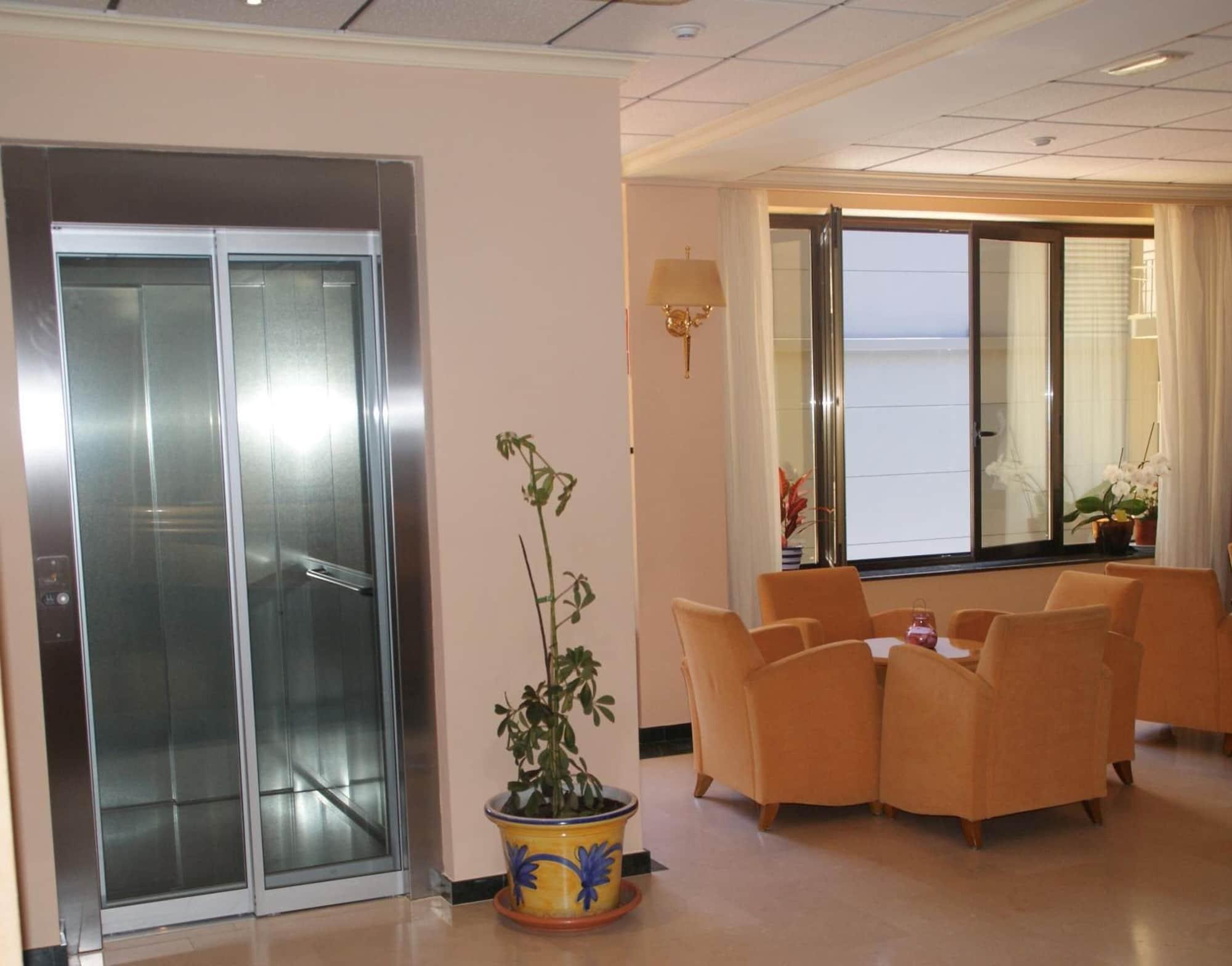 Vista Lobby Hotel Rosabel